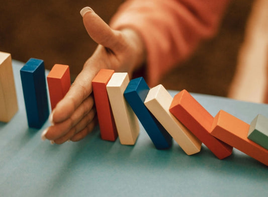 Del eco de la vergüenza al susurro del perdón