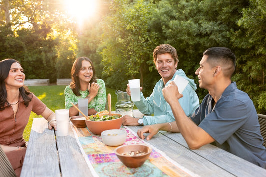 Temporada de fiestas: Descubre 5 alimentos para disfrutar y 5 para moderar